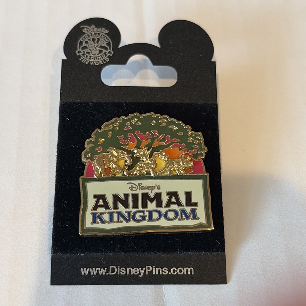 Disney Trading Pin - Animal Kingdom Tree of Life - New on Original Backing Card
